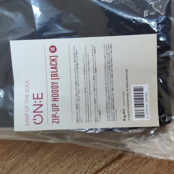 Brand New BTS Map Of The Soul ON:E Zip-Up Hoody Black size L - Picture 2 of 9
